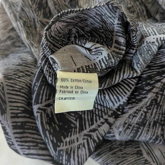 Dynamite Black and White Leaf Print Midi Dress - Picture 9 of 10